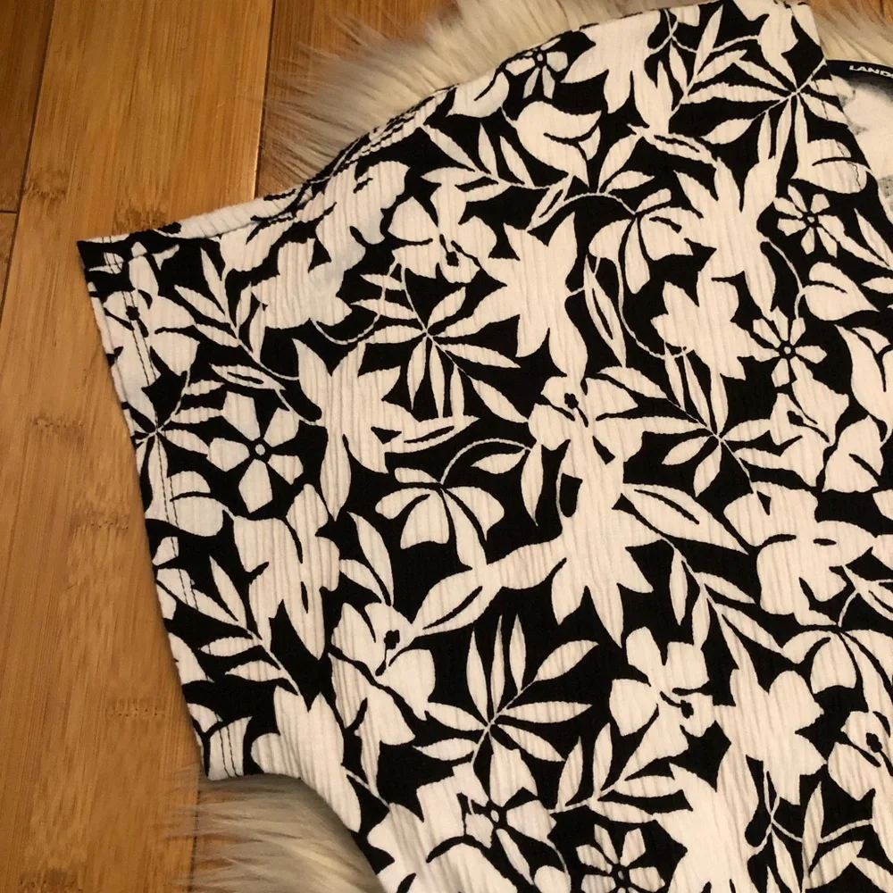 Lands End Gauze Crinkle Floral Black White Wide Leg Jumpsuit size M (10/12)